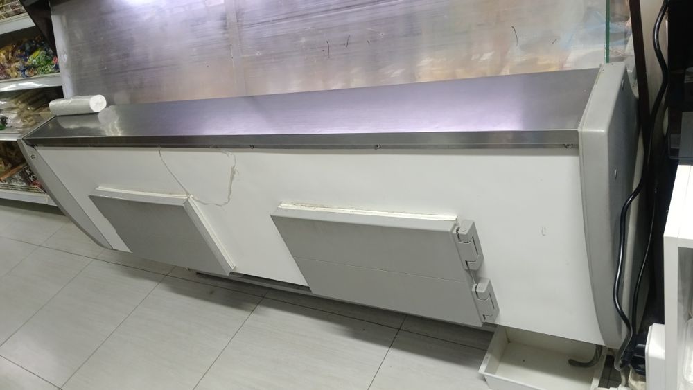 Холодильная витрина 1.8м