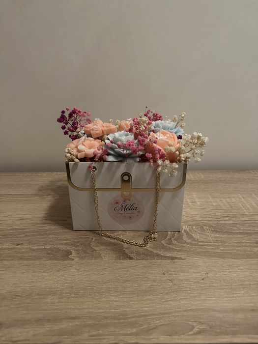 Елегантна чантичка с ароматни соеви свещи