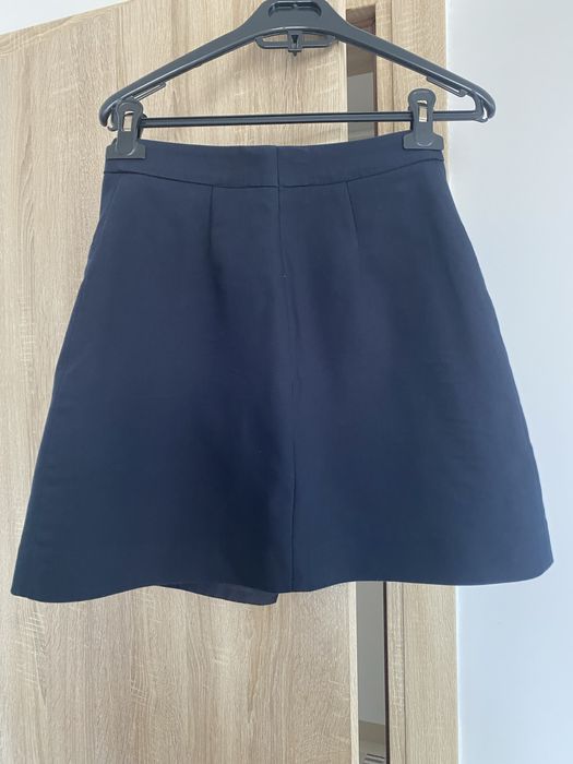 Fusta cu nasturi Zara