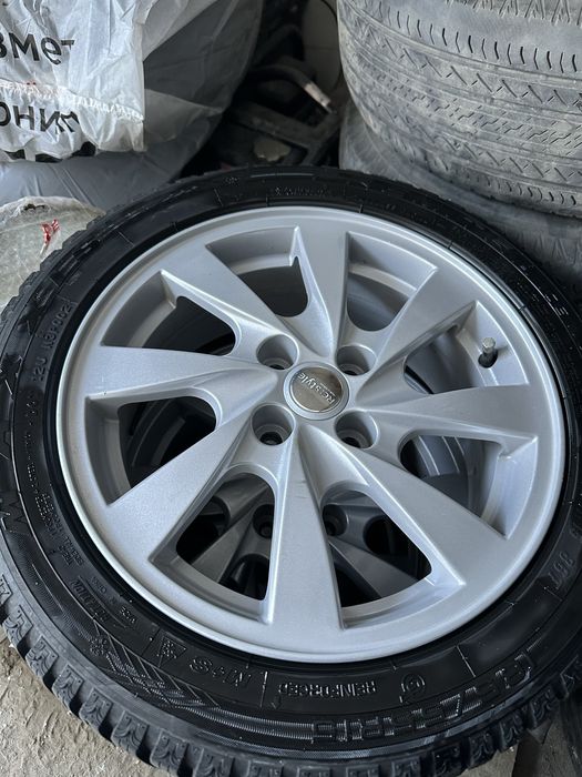 Продам диски с резиной r15