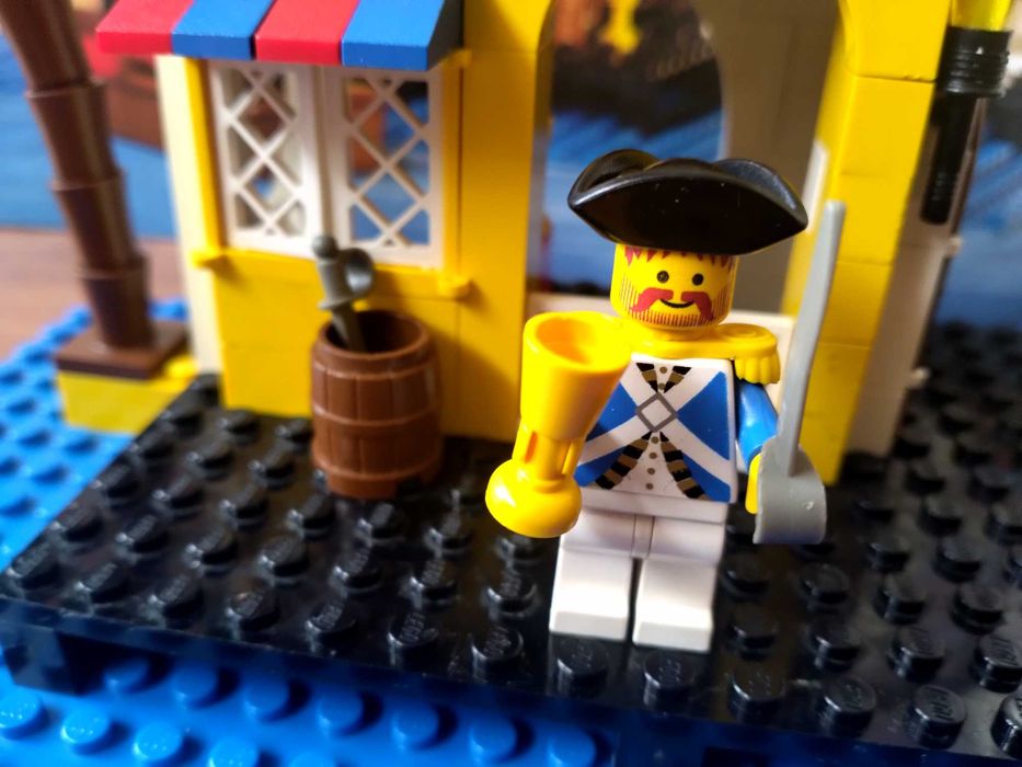 Lego Pirates 6267 Lagoon Lock-up