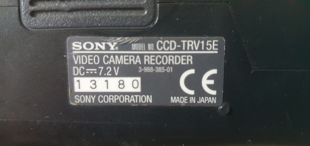 Vând cameră video Sony model CCD - TRV15E