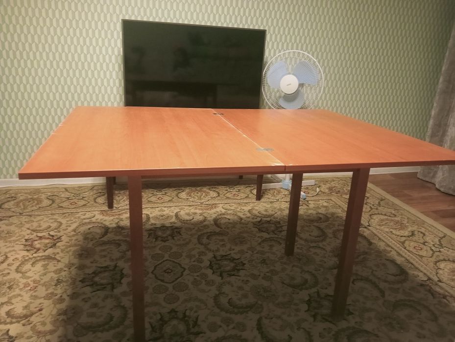 Продам стол раскладной мкр Зердели