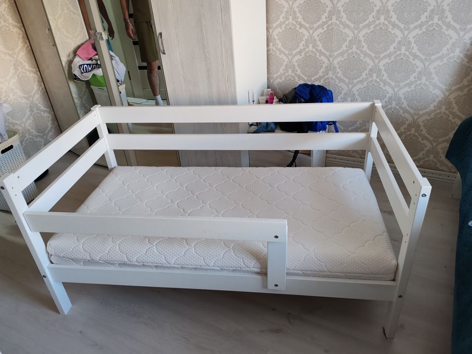 Кроватка детская