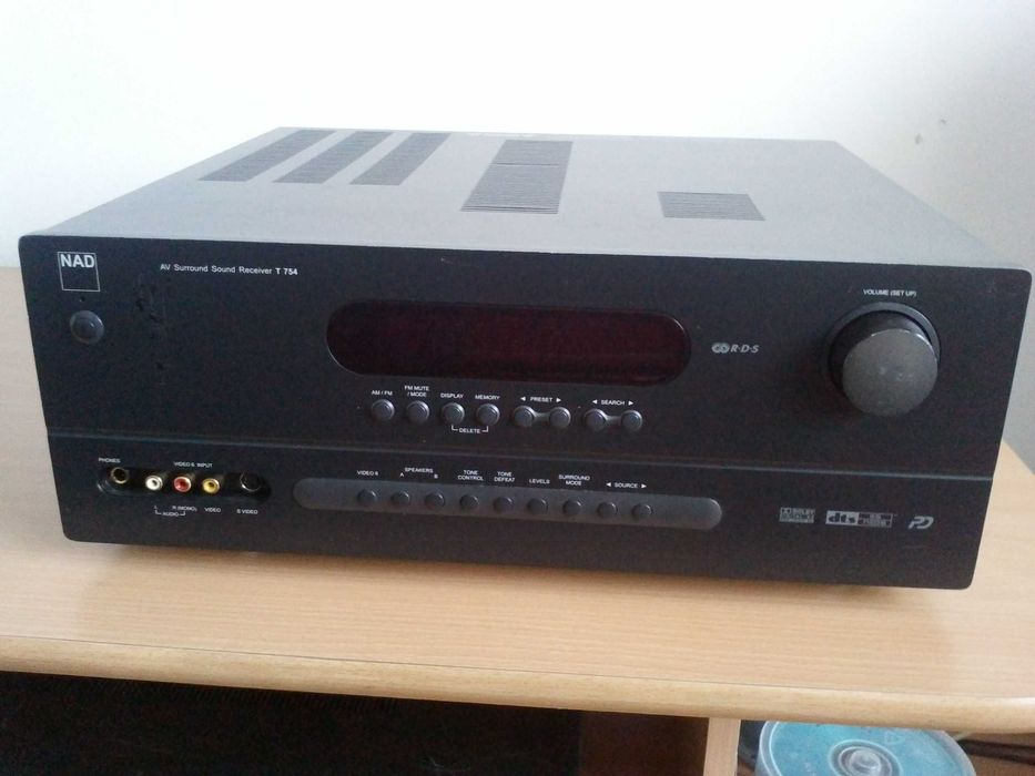 Amplituner NAD T 754