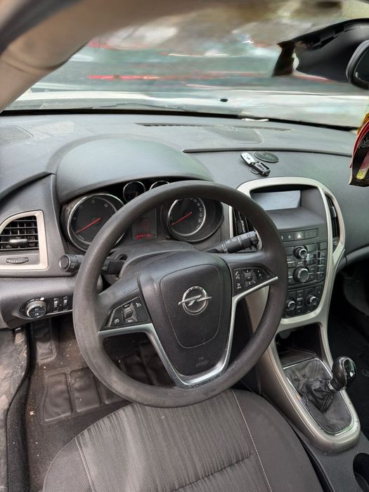 Opel Astra J Sports Tourer 1.7 CDTI 125 CP – Fără acte – Pentru dezmembrări