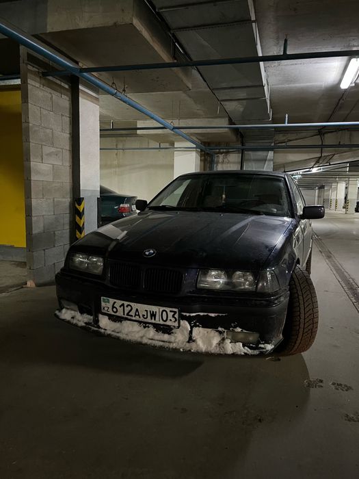 Продаётся старый немец BMW E 36 седан