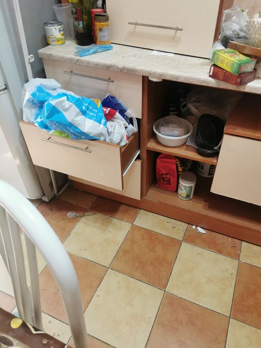 Кухоная мебель срочно!