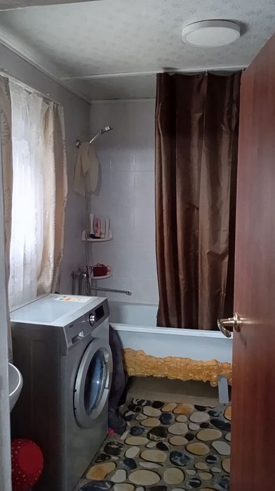 Продам два дома.