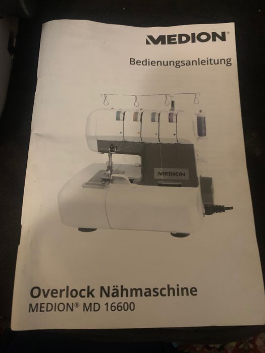 Mașină de cusut Overlock