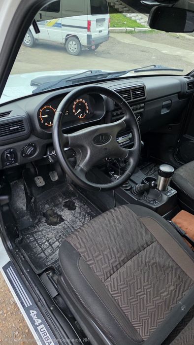 Лада нива урбан сотилади