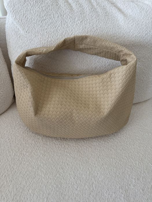 Чанти на NA-KD, Mango, Zara и други