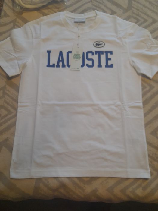 Тениска Lacoste.