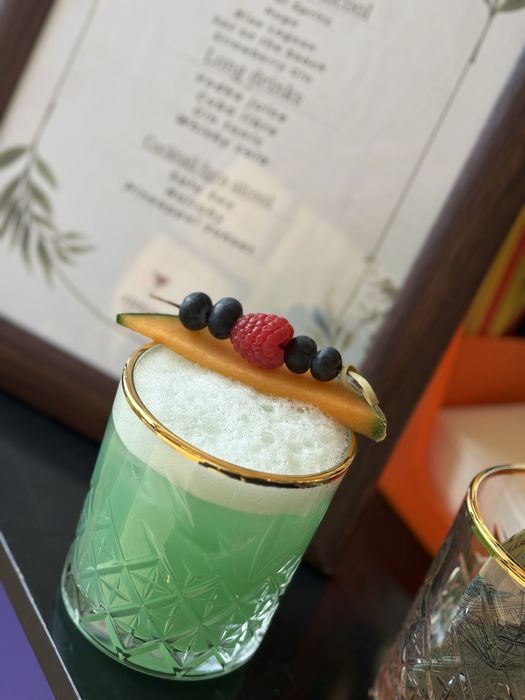 Cocktail bar & Tort de shoturi /Bar mobil  începând de la 3.000 RON