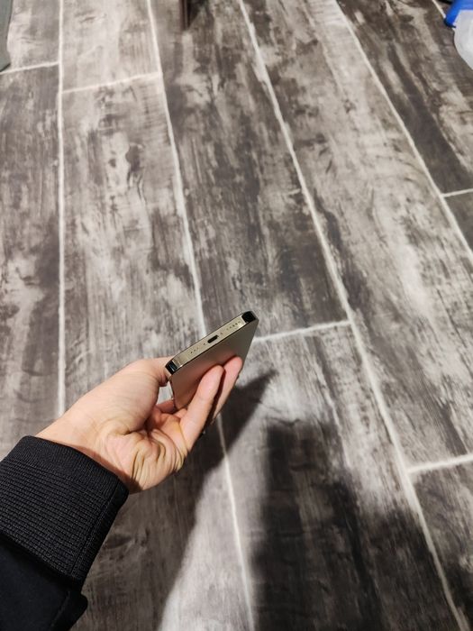 iPhone 14 pro 256gb gold ideal