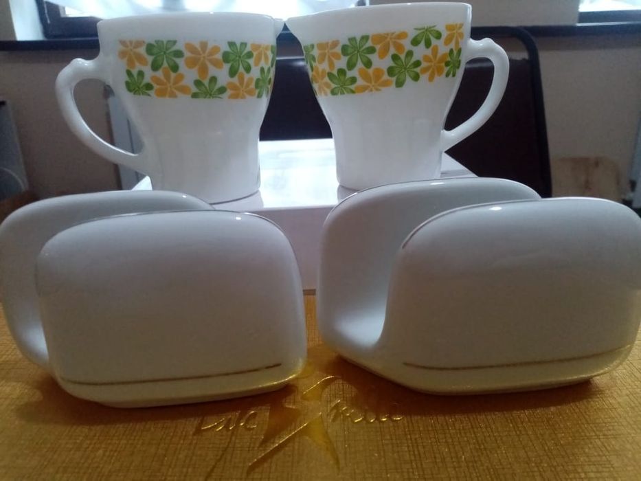 Салфетницы две штуки +подарки две молочница.