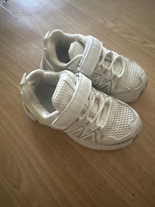 Продам обувь для девочки