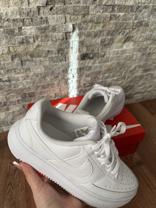 Обувки Nike номер 41