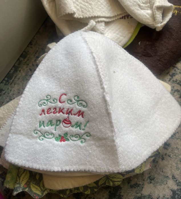 Банные шапки разные