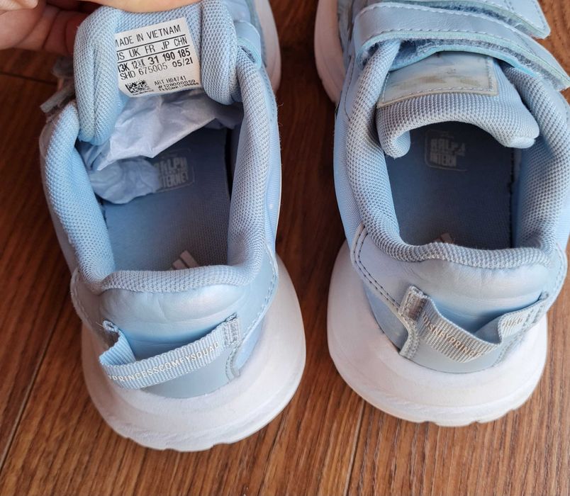 Adidasi marime 31 pt fete doua perechi 19 cm