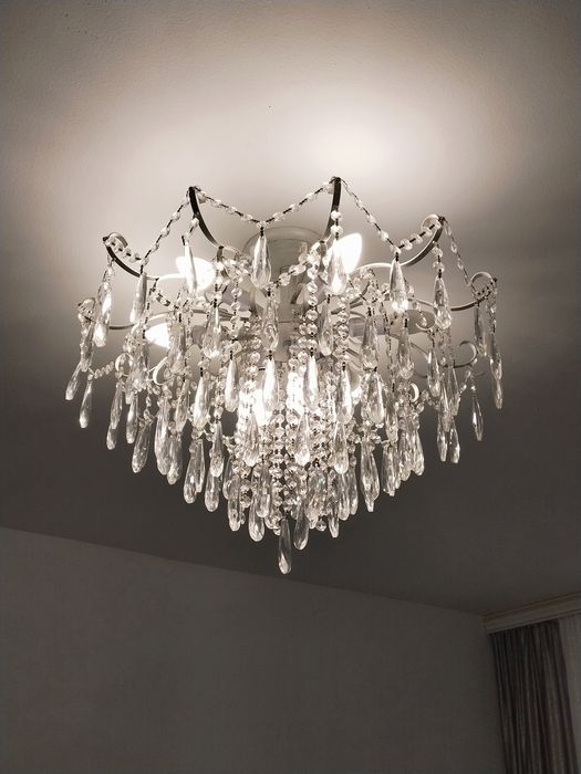 Продам люстру в хорошем состоянии