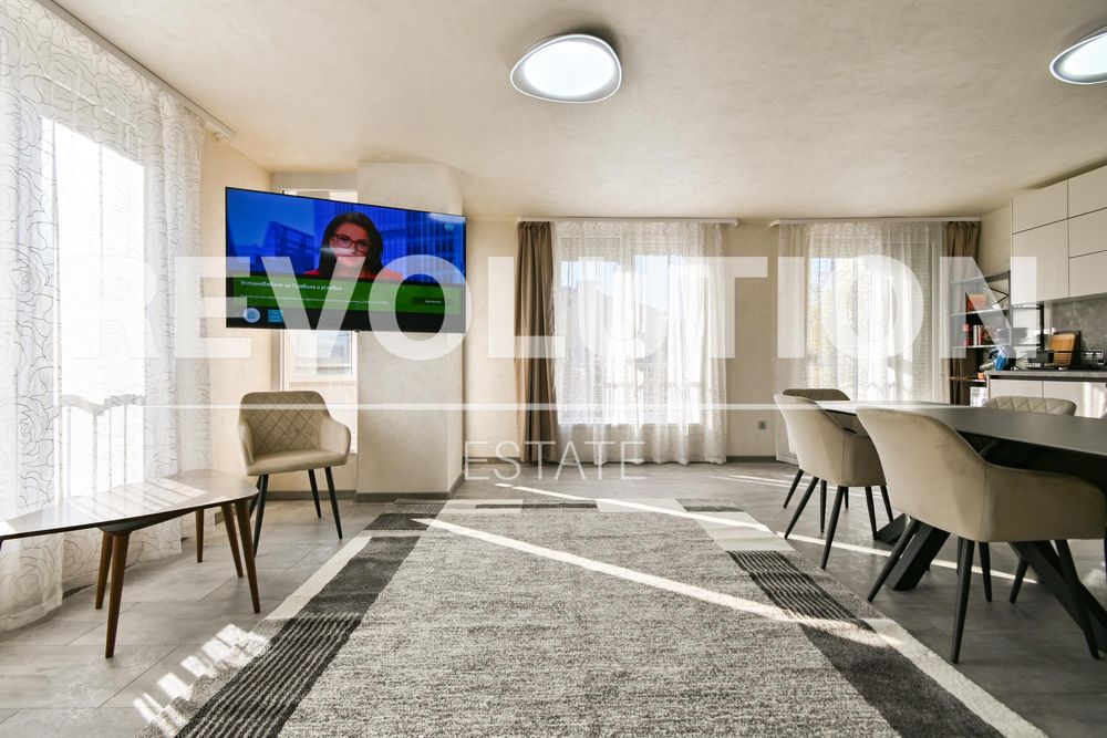 Четиристаен апартамент в ж.к. Зона Б-18.