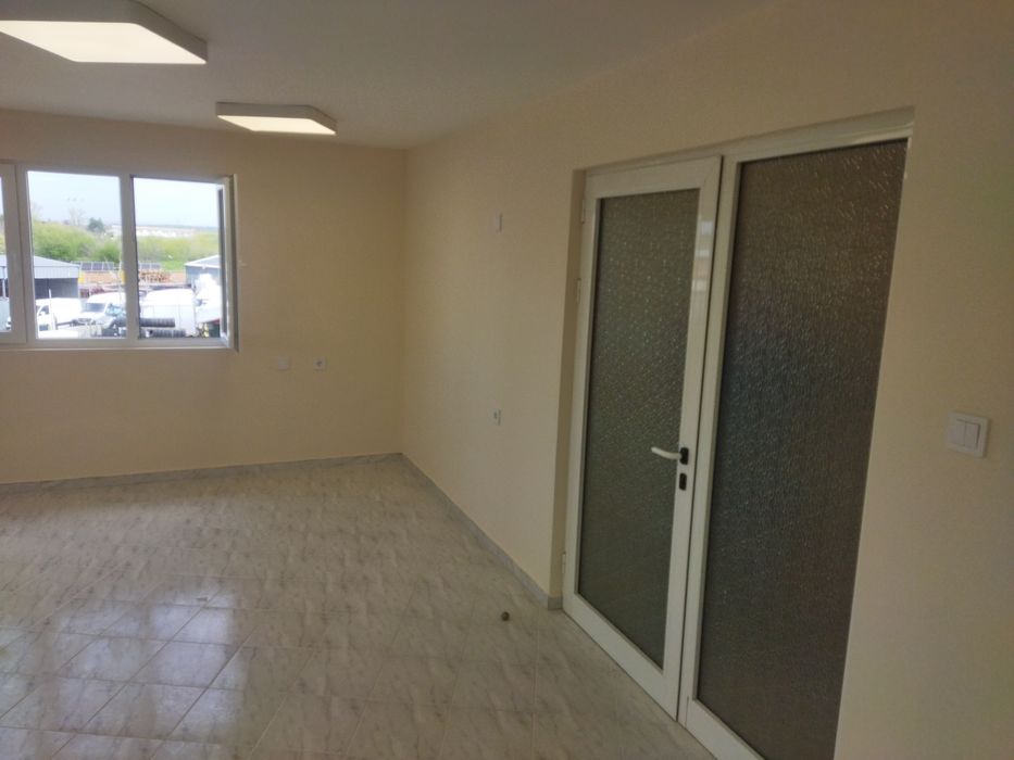 Офиси под наем намира се на автогарата от 20/60кв.