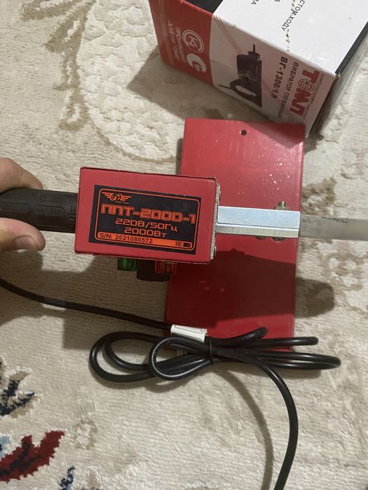 шуруповерт,вибратор глубинный и утюг