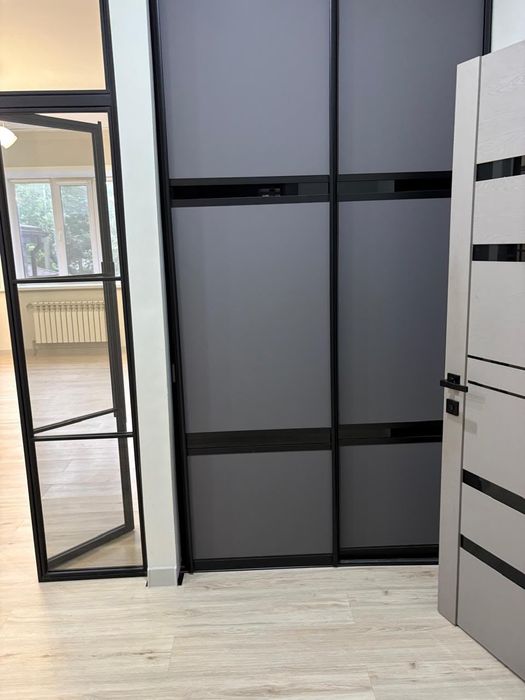Продам 2хком квартиру район 8 школы.