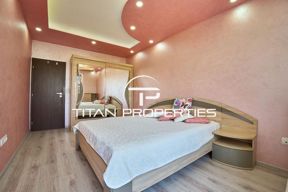 Двустаен апартамент в жк. Христо Смирненски