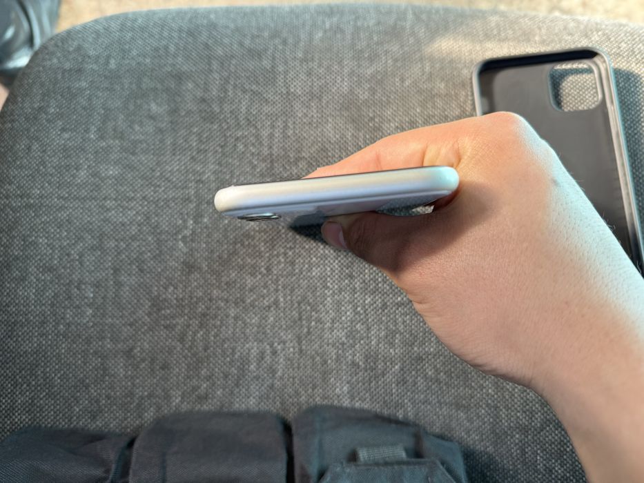 Продам айфон 11 128 гб