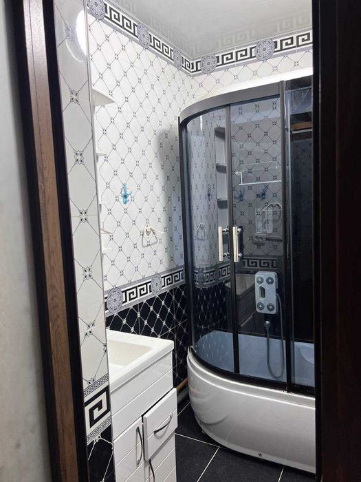 Massiv qo'yliq 5, 3v4 xonalik uy sotiladi. 78 m²