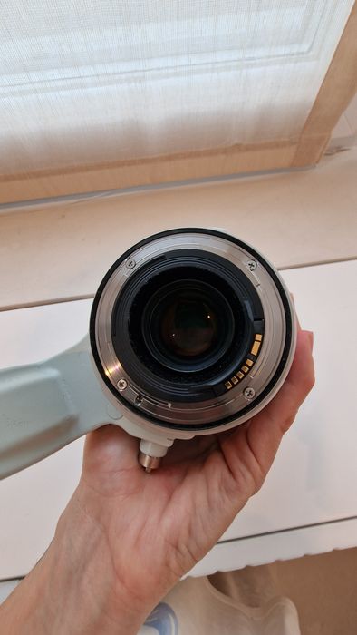 Obiectiv Canon EF 70-300mm f/4-5.6 L IS USM + Inel de montură trepied + Lense Hood + Husa