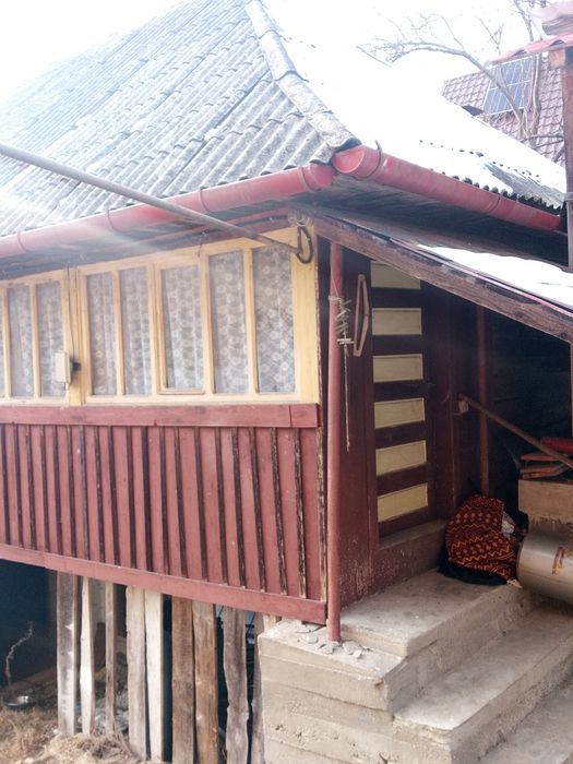 Casa veche din lemn pentru reconstruit lemn vechi