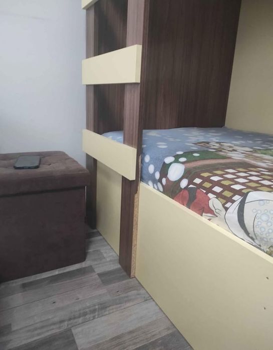 Продавам двуетажно легло 85×200