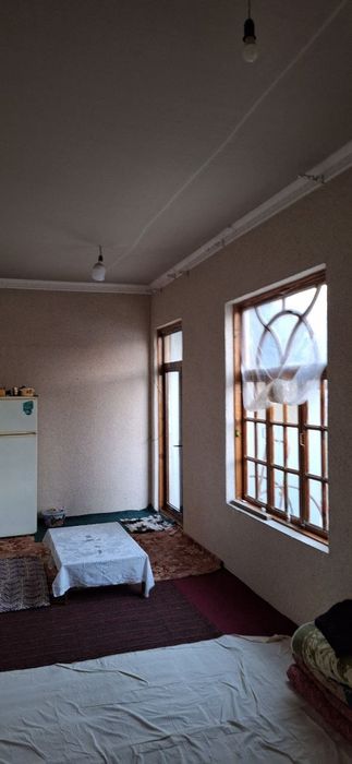 Турар ховли сотилади