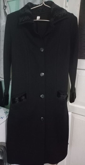 Продам женское пальто
