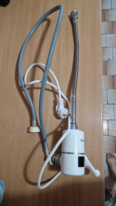 Robinet electric instant pentru apă calda Muhler - FWH 3018W