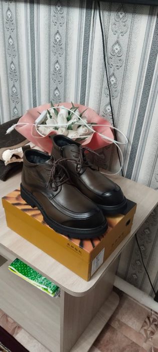 Продаю новые зимние ботинки мужские