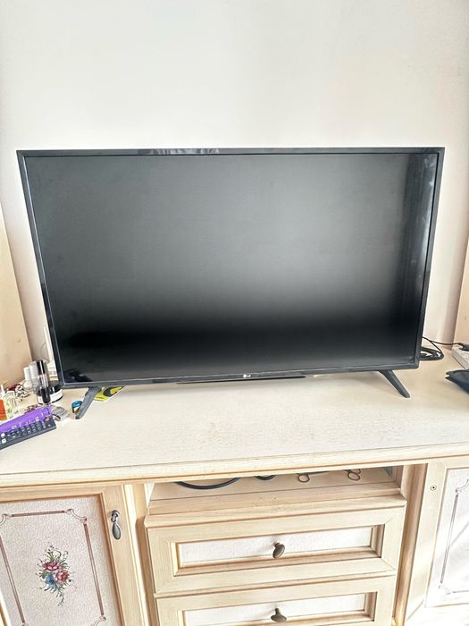 Телевизор LG , отличное состояние