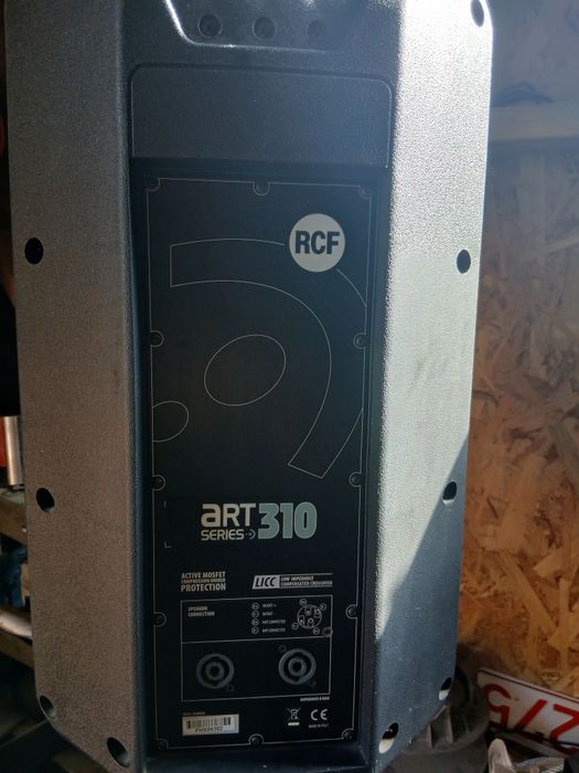 Boxa RCF 310 art