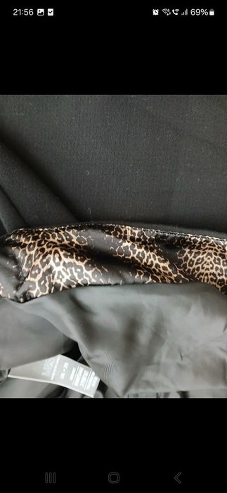 Fustă neagra mărime mare 48