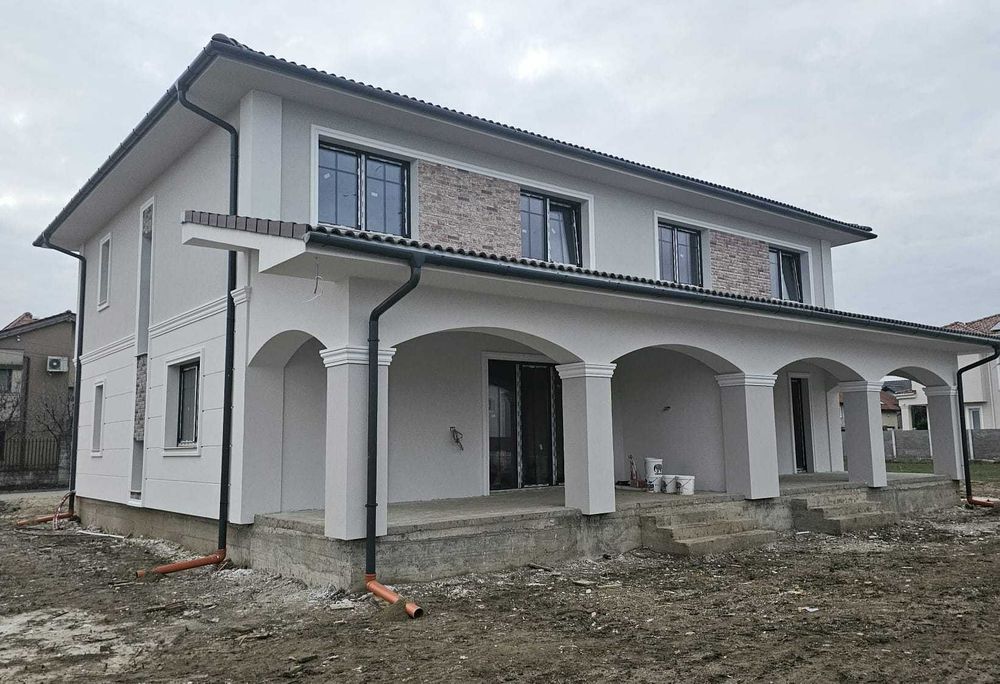 Vand casa ideala pentru birouri, clinica medicala, gradinita sau rezidential