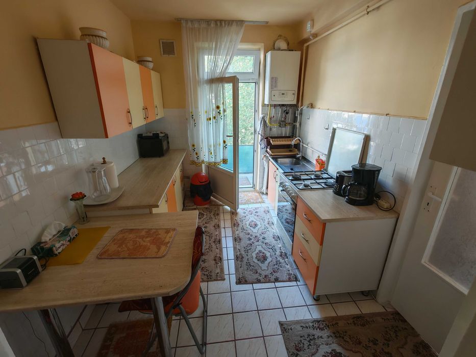 Apartament ultracentral Decebal, parcare,   2 balcoane, caramida, izolat