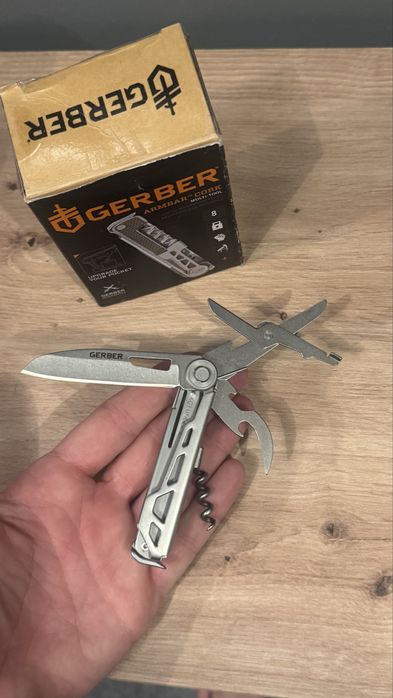 Multitool Gerber Armbar NOU , in cutie