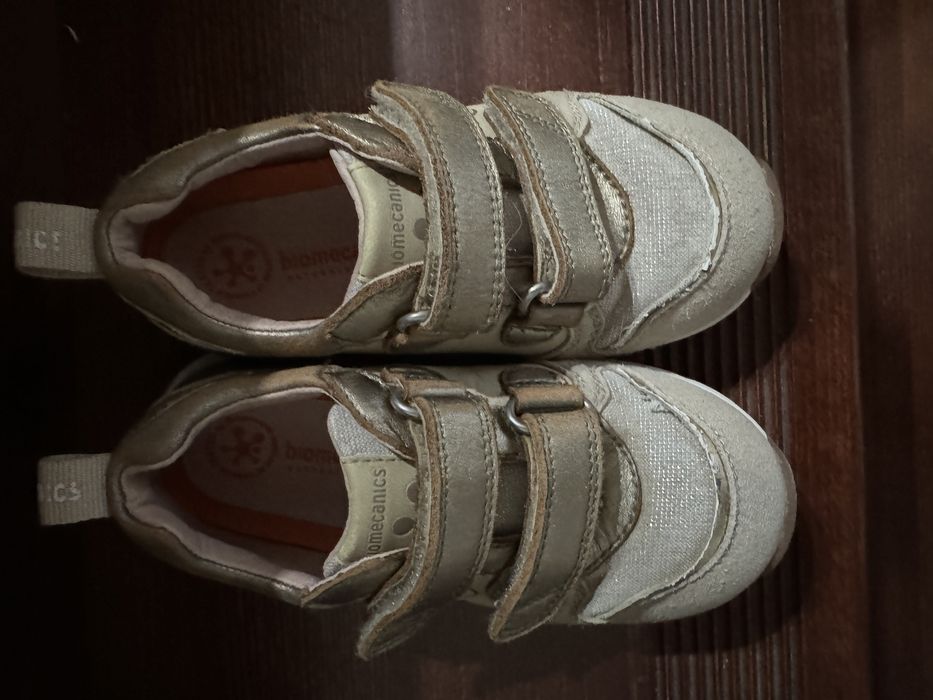 Маратонки Biomecanics 25