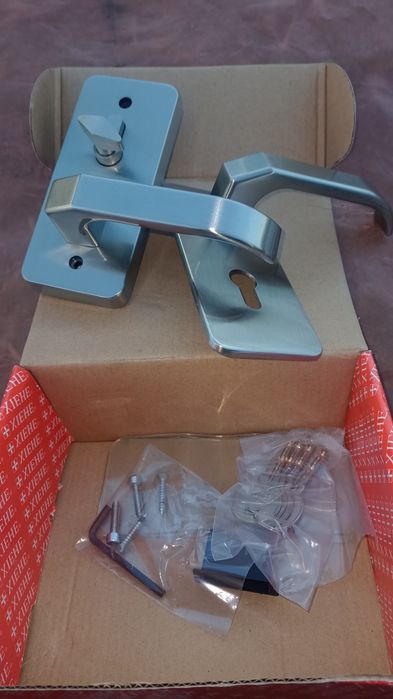 Mânere cu yala închizătoare compecta otel inox pentru uși de sticla