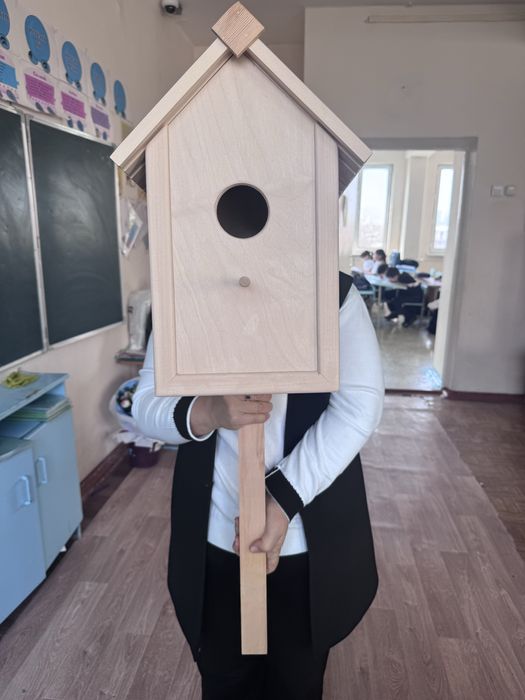 Құс ұяшығы жаңа қолданылмаған әдемі