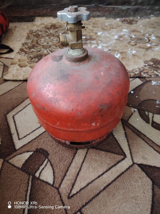 Продам маленький газовый баллон