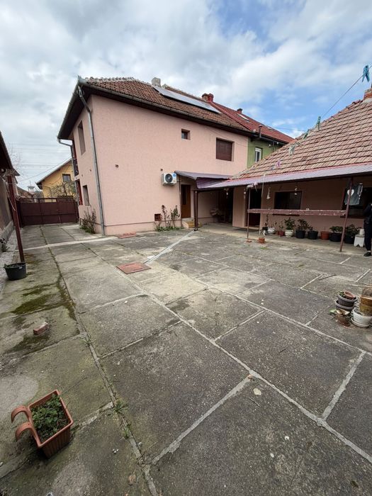 Casa de vanzare